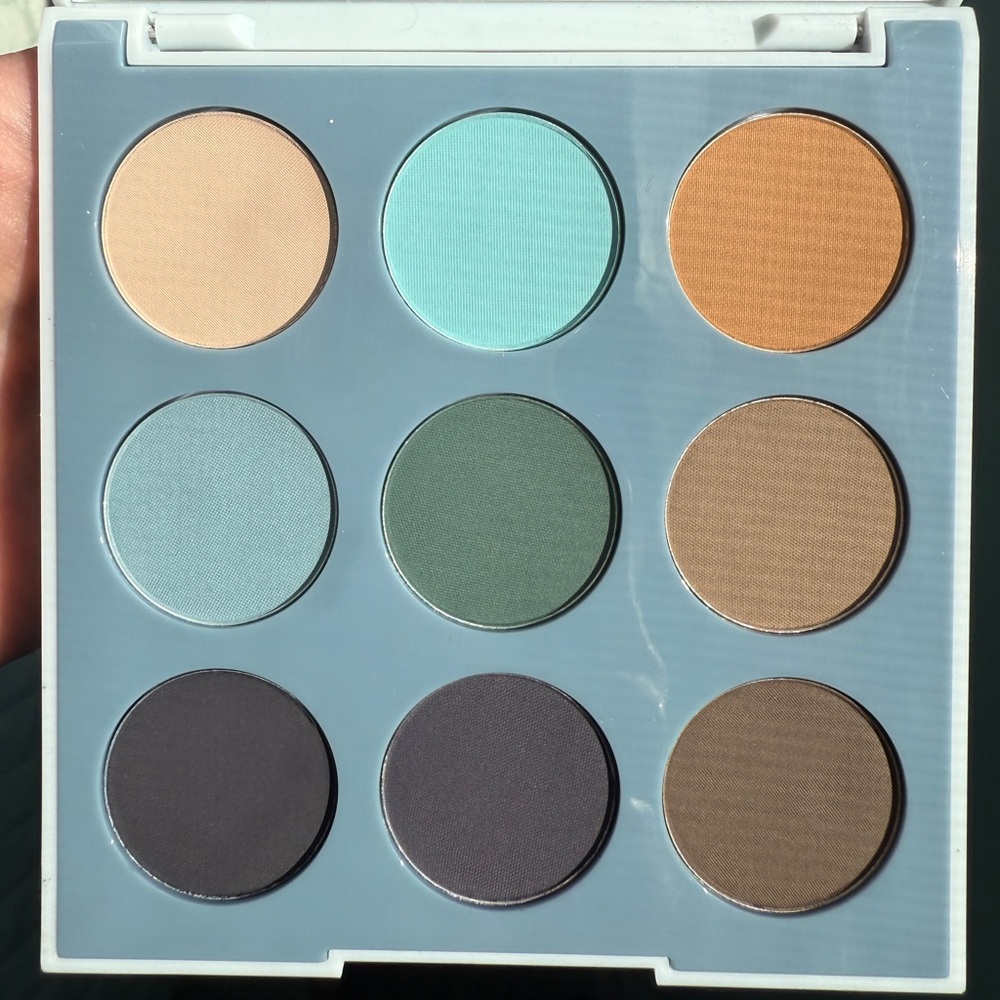 Morphe 9C matte essentials eyeshadow palette